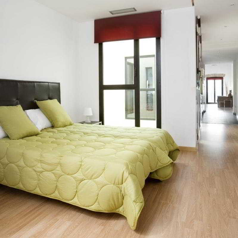 Short Stay Group Liceu Serviced Apartments Барселона Екстериор снимка