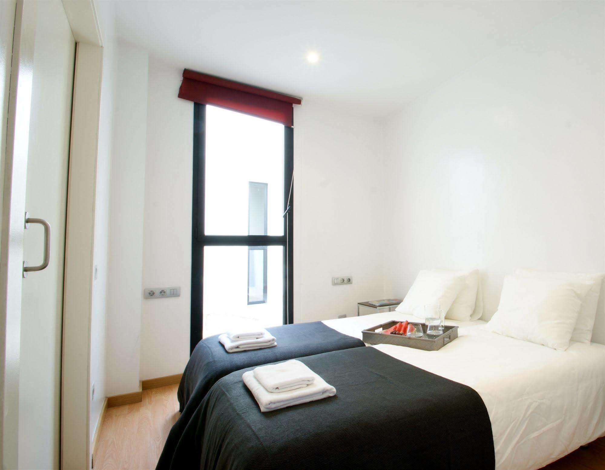 Short Stay Group Liceu Serviced Apartments Барселона Екстериор снимка