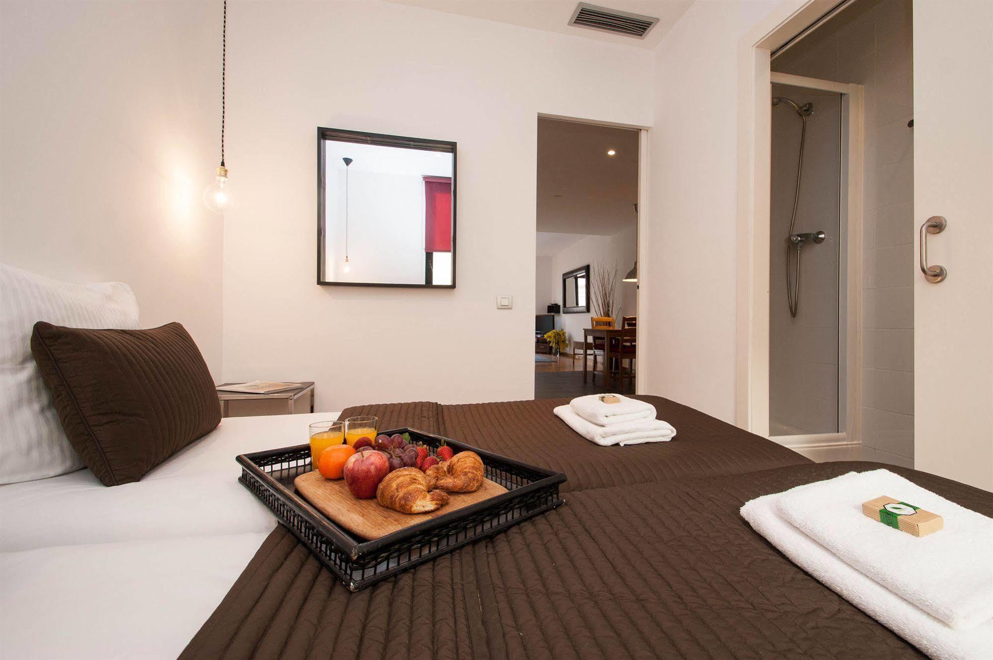 Short Stay Group Liceu Serviced Apartments Барселона Екстериор снимка