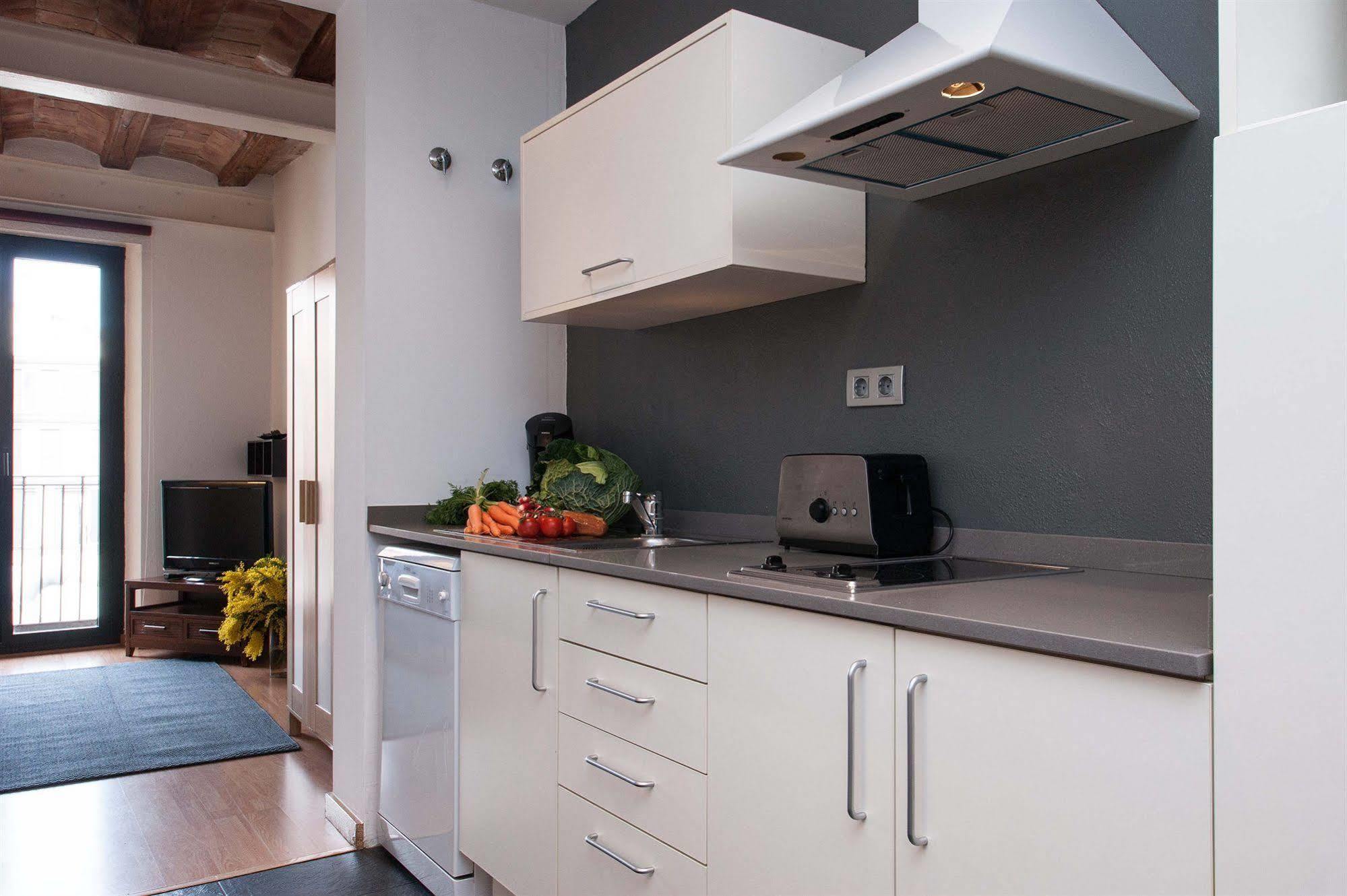 Short Stay Group Liceu Serviced Apartments Барселона Екстериор снимка