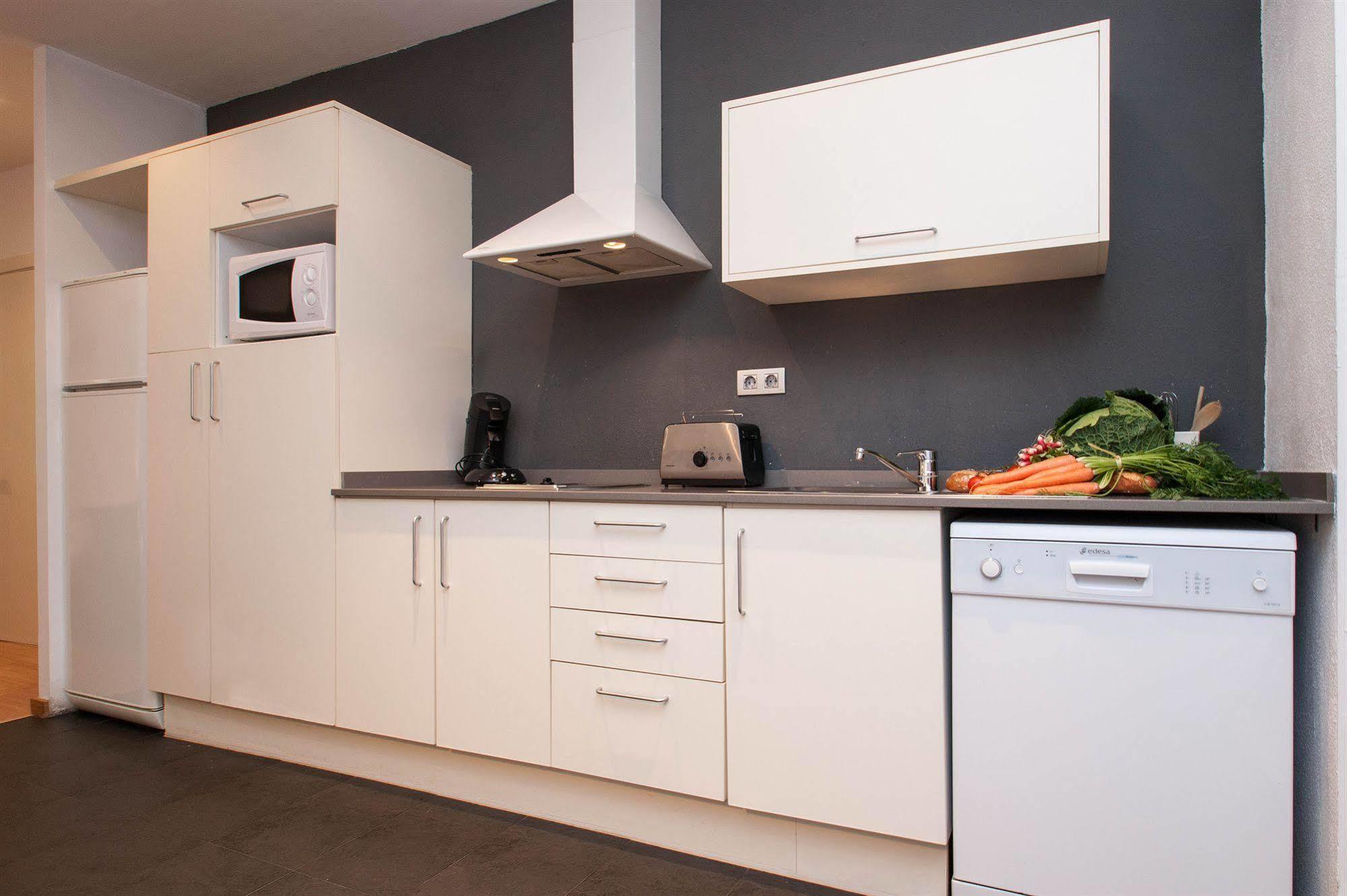 Short Stay Group Liceu Serviced Apartments Барселона Екстериор снимка