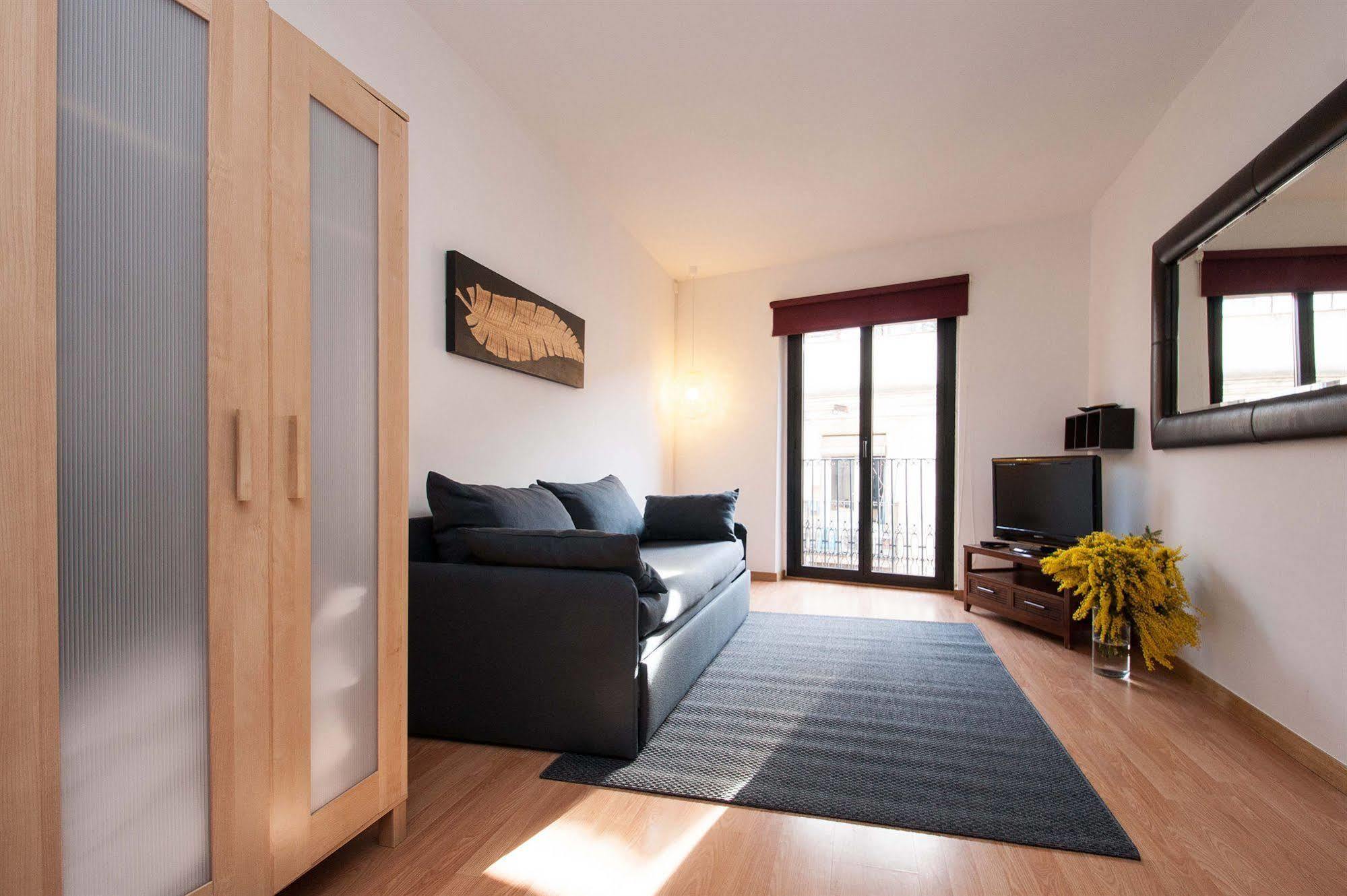 Short Stay Group Liceu Serviced Apartments Барселона Екстериор снимка