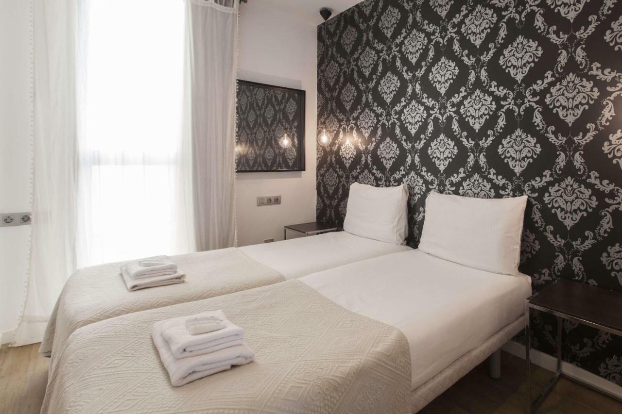 Short Stay Group Liceu Serviced Apartments Барселона Екстериор снимка